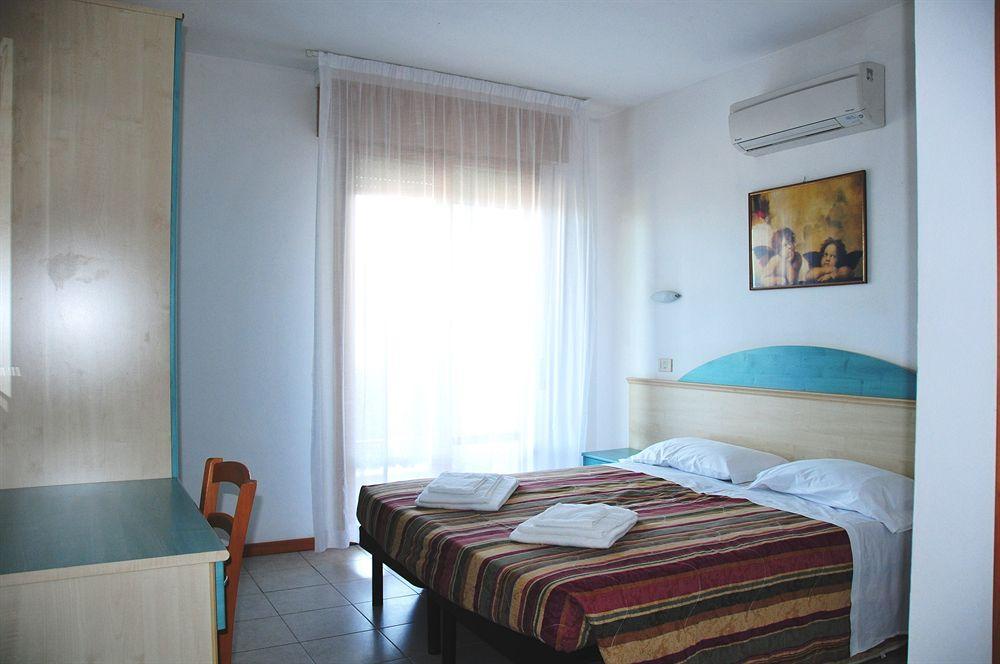 Aparthotel Costa Paradiso Lido Adriano Buitenkant foto
