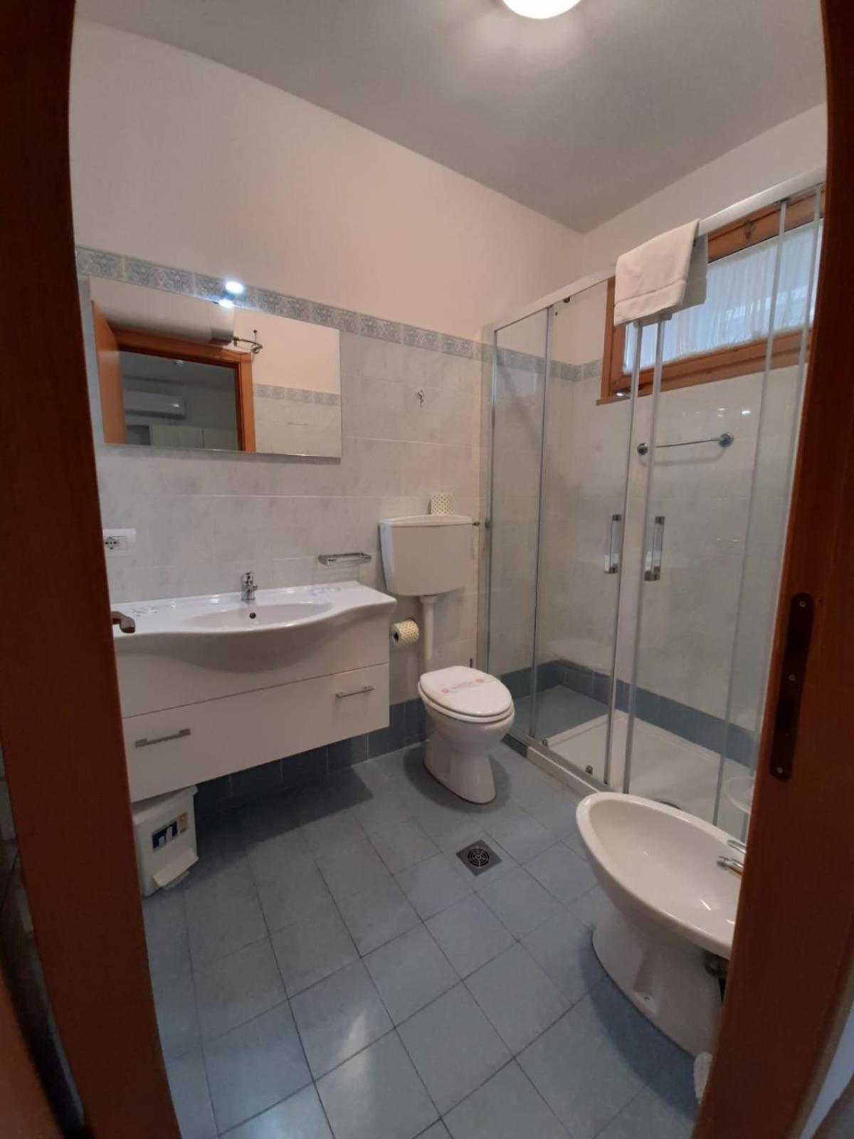 Aparthotel Costa Paradiso Lido Adriano Buitenkant foto