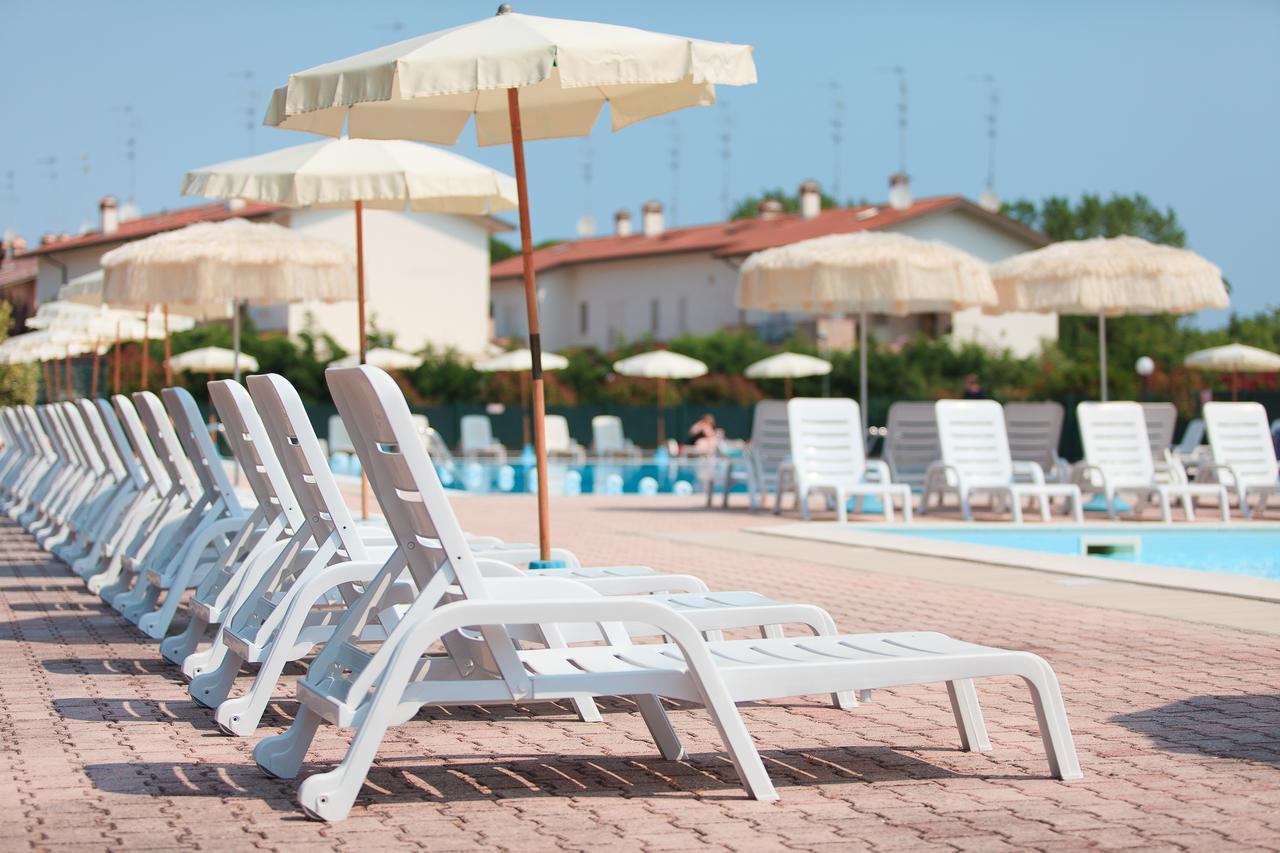 Aparthotel Costa Paradiso Lido Adriano Buitenkant foto