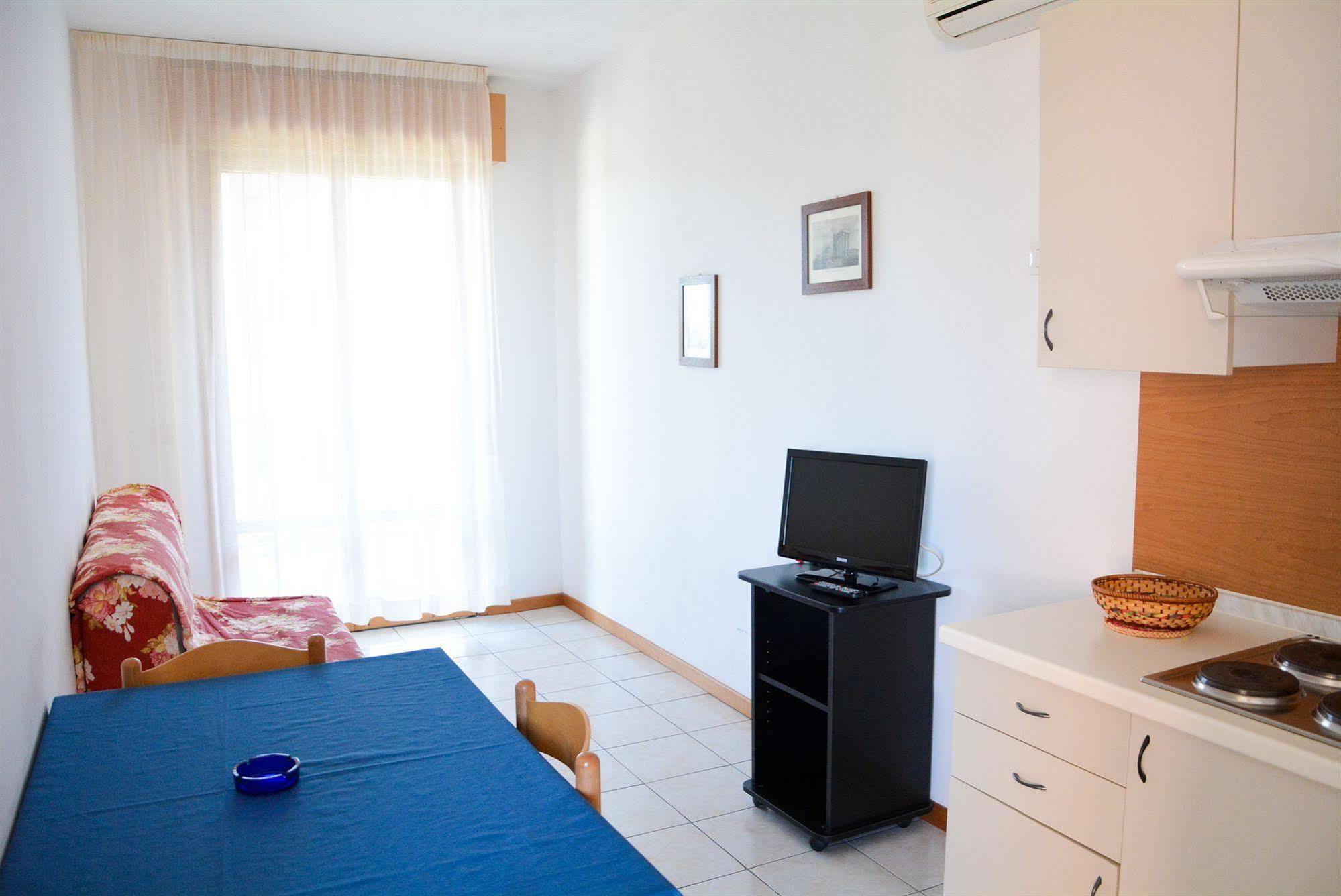 Aparthotel Costa Paradiso Lido Adriano Buitenkant foto