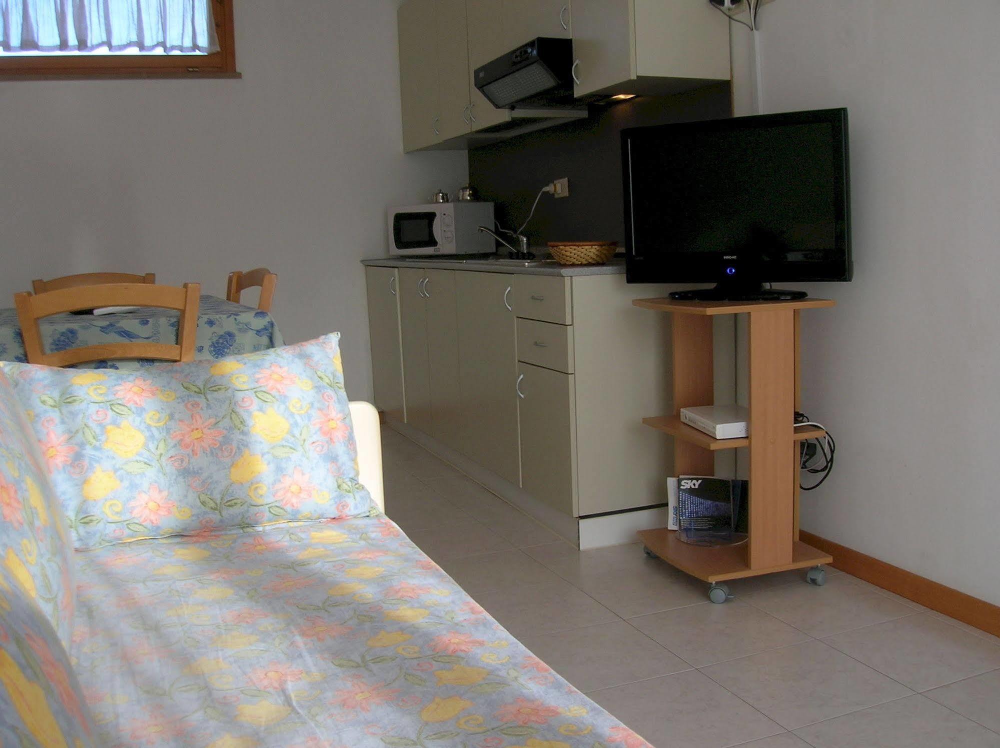 Aparthotel Costa Paradiso Lido Adriano Buitenkant foto