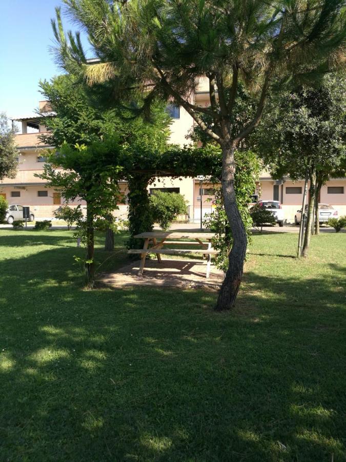 Aparthotel Costa Paradiso Lido Adriano Buitenkant foto